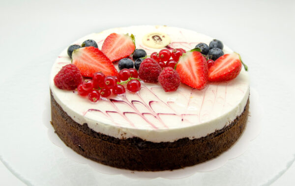 Cafe_Mademoiselle_Mustika-toorjuustu-kook